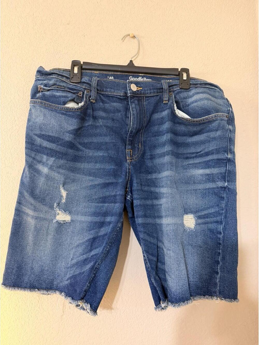 Goodfellow & Co Distressed Denim Bermuda Shorts Blue. Size W40. Sku150